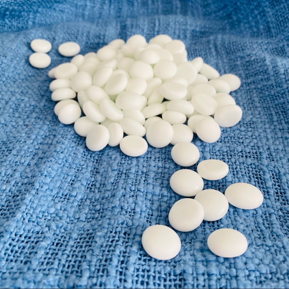 White beads decor bundle